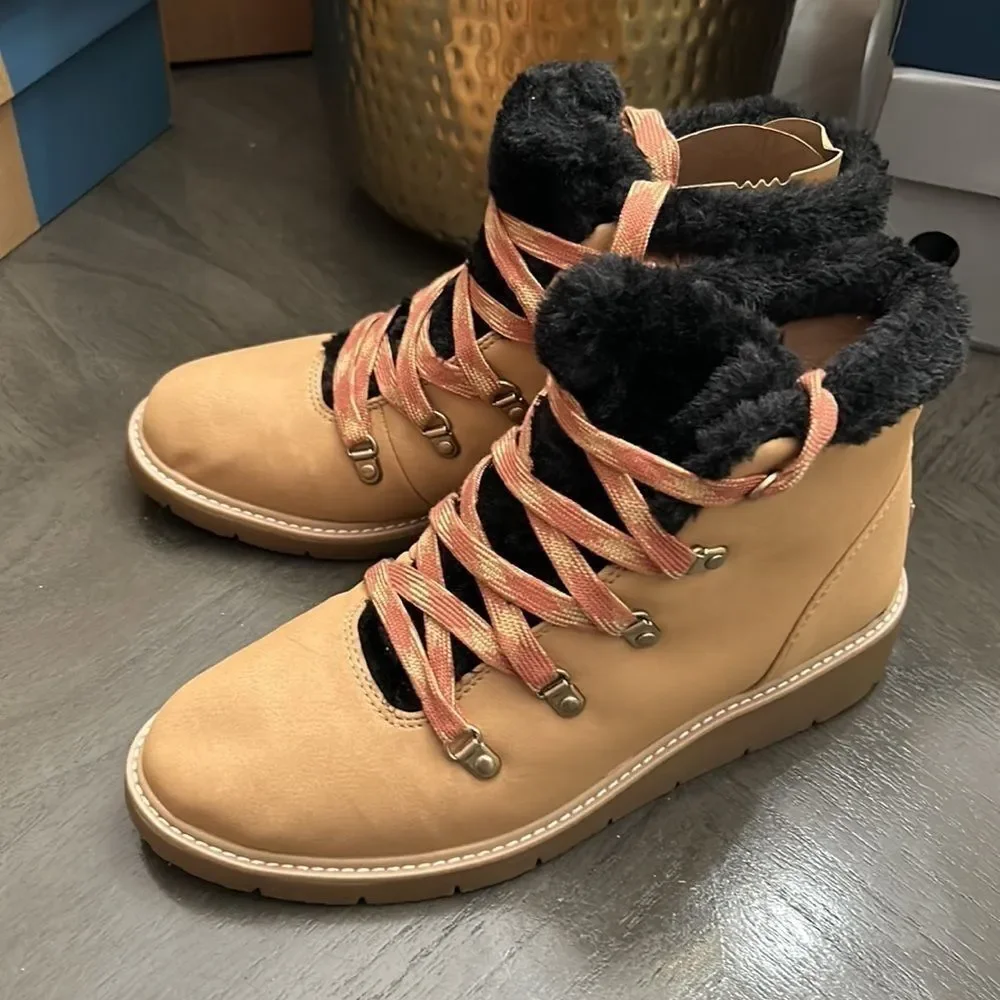 DR. SCHOLL'S Women's So Cozy Booties